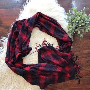 Gap red/navy plaid scarf